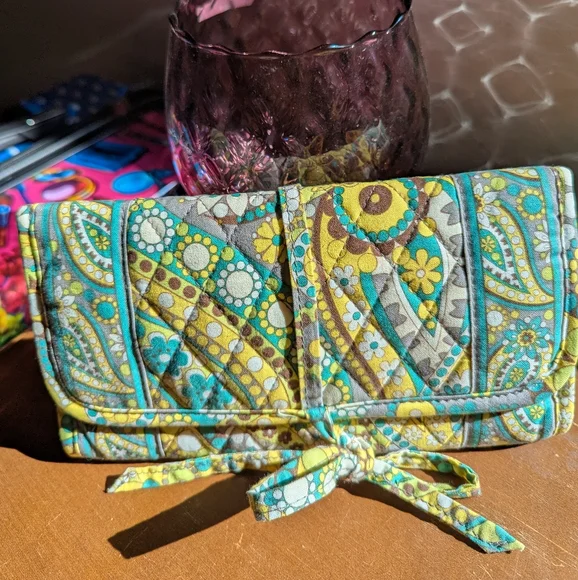 Vera Bradley Paisley Jewelry and cosmetics organizer - Picture 2 of 12